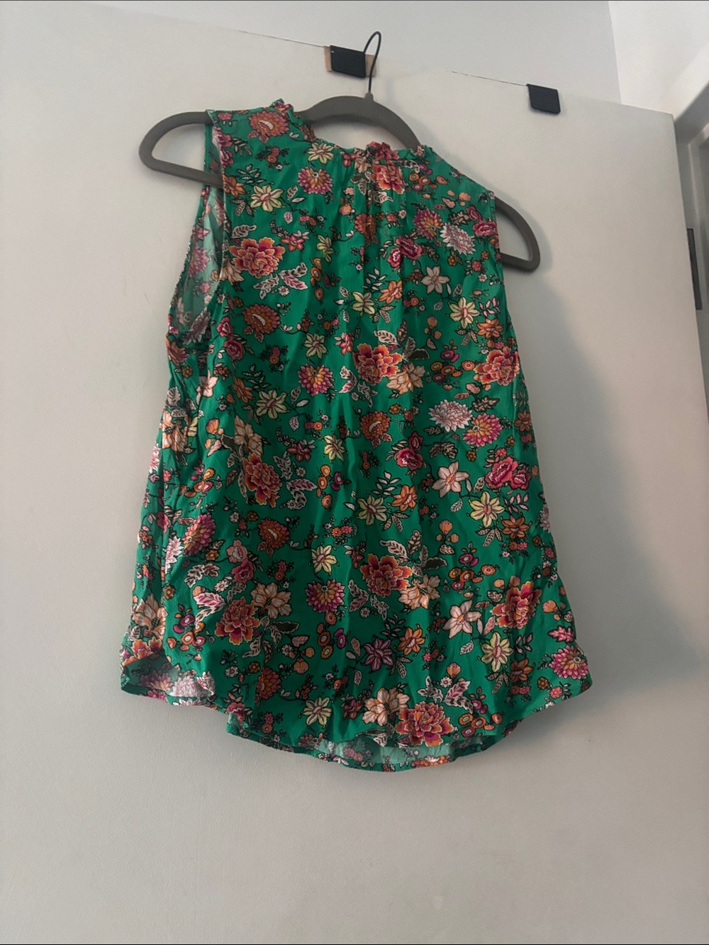 LOFT floral tie sleeveless top - Picture 3 of 7